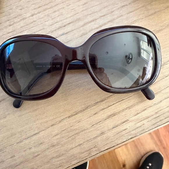CHANEL Dark Burgundy Sunglasses - Picture 3 of 6